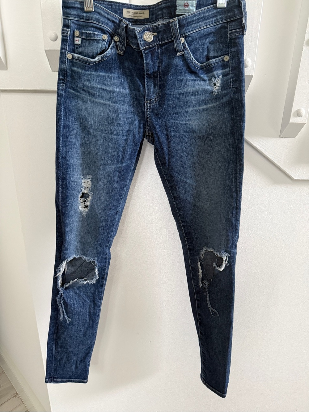AG Adriano Goldschmied The Legging Ankle Super Skinny Jeans Size 26R Distressed